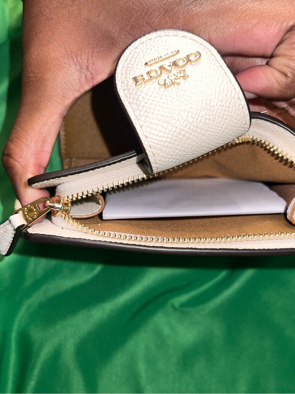 Coach White Pebbled Leather Snap Wallet with Gold Logo - Picture 4 of 4